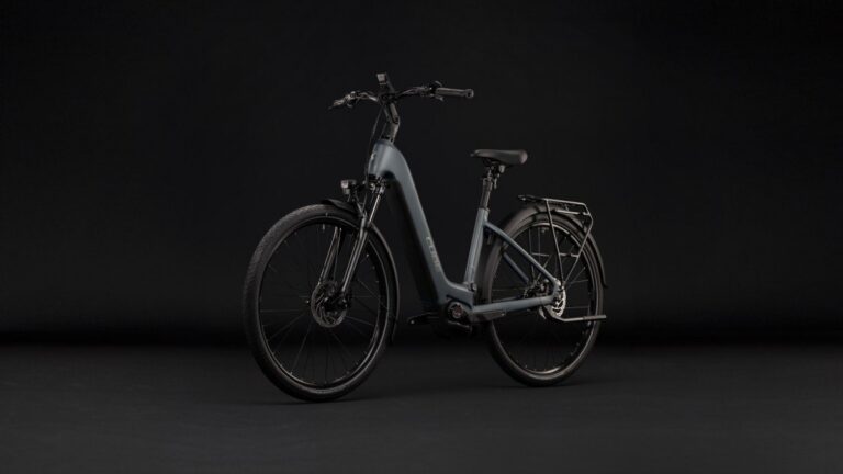 Cube TOURING HYBRID DELUXE SLX 800 Lageinstap
